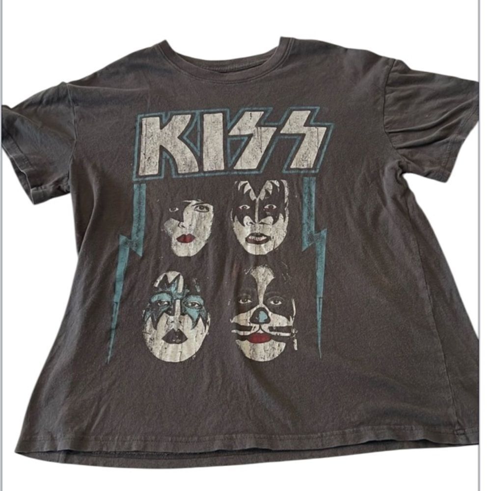 Kiss the band womens szM short sleeve T-shirt Ok condition great collector piece